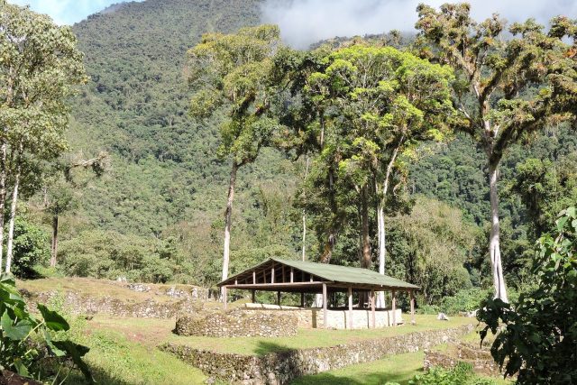 Pre-inca construcción at Espiritu Pampa Expedition